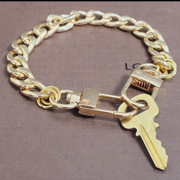 #333 Authentic LOUIS VUITTON Lock Key Set Padlock Brass Polished Chain Necklace - Picture 7 of 9